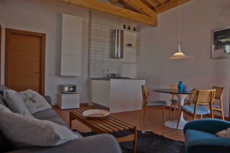 TUSCANY FOREVER RESIDENCE VILLA LIBERTA FIRST FLOOR APARTMENT boutique holiday rental in Volterra