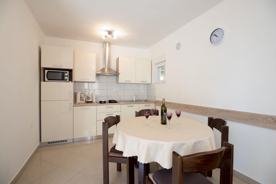 Kitchen area