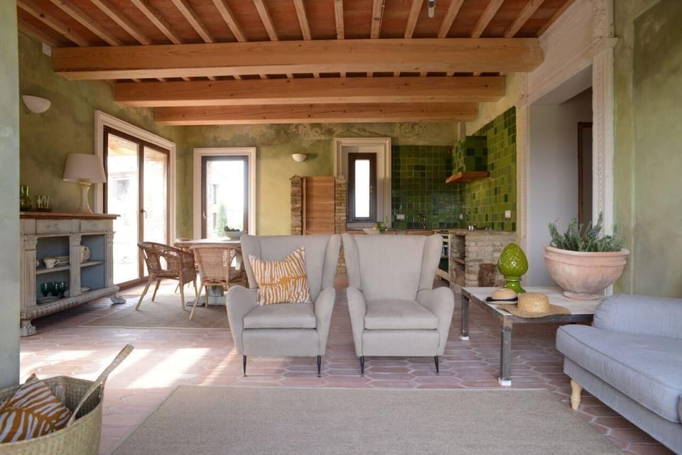 TUSCANY FOREVER RESIDENCE VILLA IV VIAGGIO GROUND FLOOR APARTMENT
3 bedrooms /swimming pools 