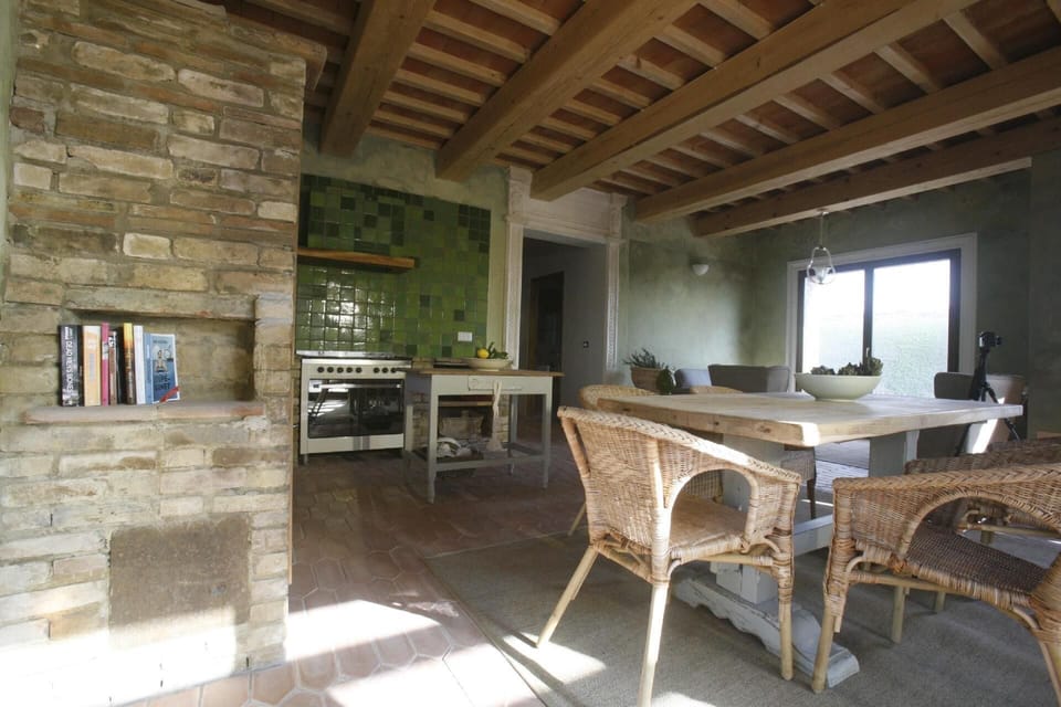 TUSCANY FOREVER RESIDENCE VILLA IV VIAGGIO GROUND FLOOR APARTMENT
3 bedrooms /swimming pools 