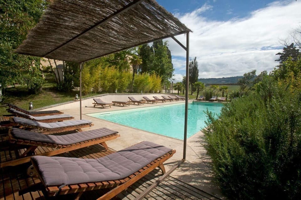 TUSCANY FOREVER  3 BEDROOMS, 2 BATHROOMS ,SWIMMING POOLS TERRACE TENNIS .TUSCANY FOREVER Boutique holiday rental 