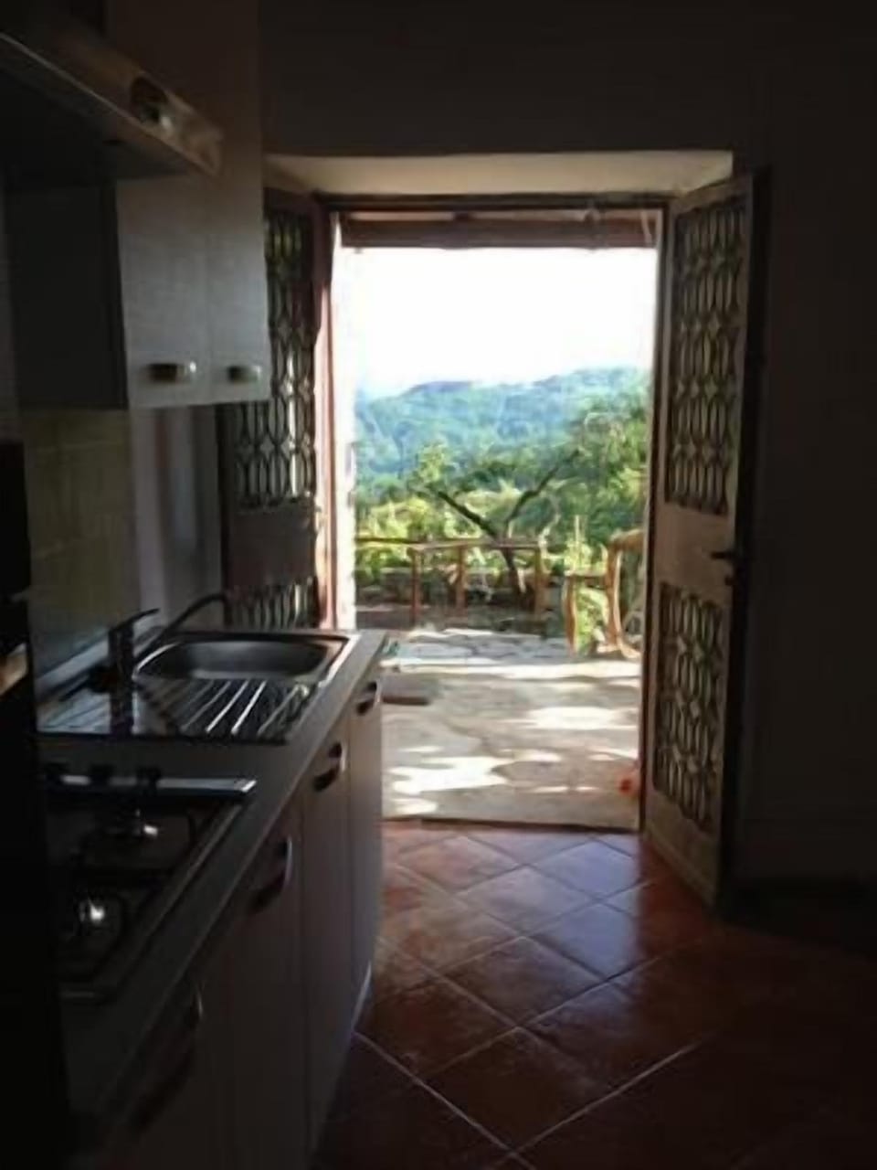 Kitchen with access to the garden