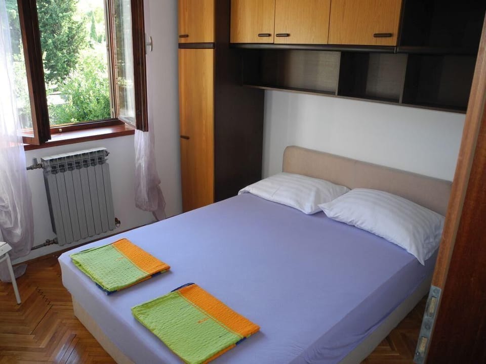 Sleeping room