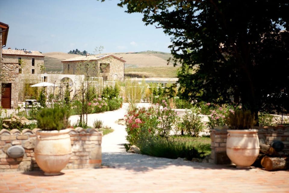 TUSCANY FOREVER RESIDENCE  VILLA  FAMIGLIA  GROUND  FLOOR APARTMENT no.2    Pools , tennis court , restaurant...