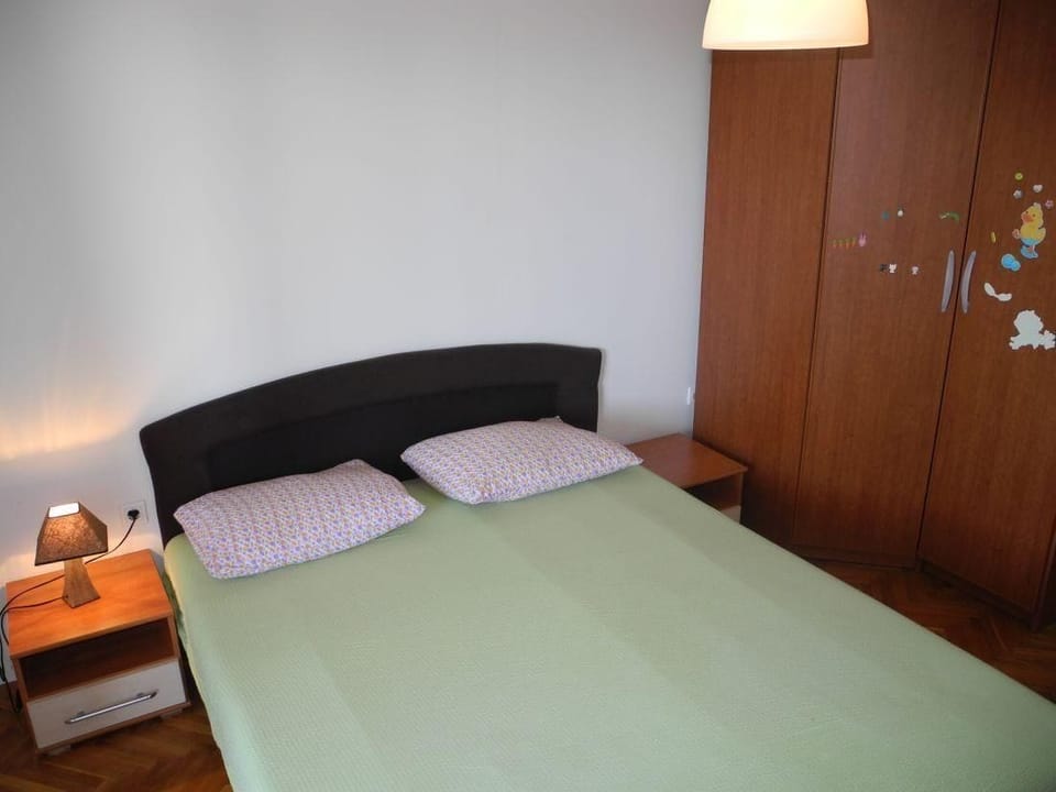 Sleeping room