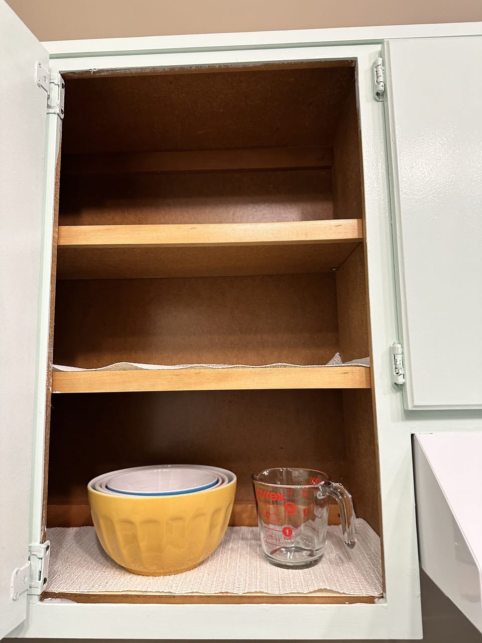 Mixing bowls measuring cup