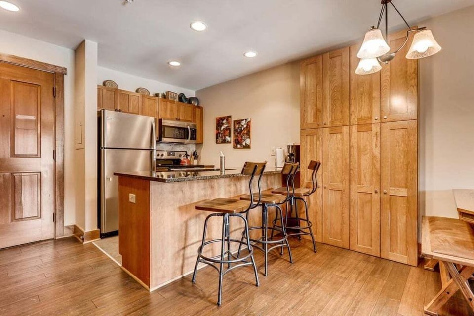 Breakfast bar