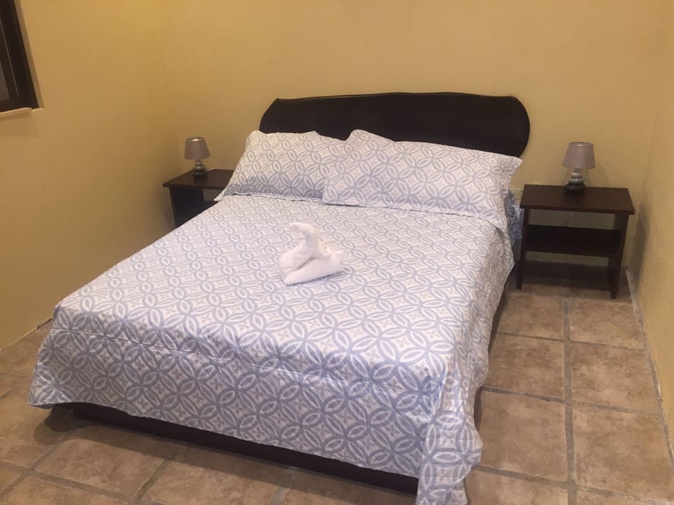 Queen size bedroom