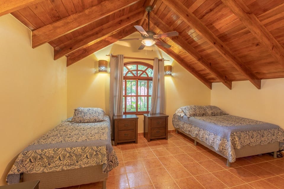 Bedroom 3 in the loft (2)