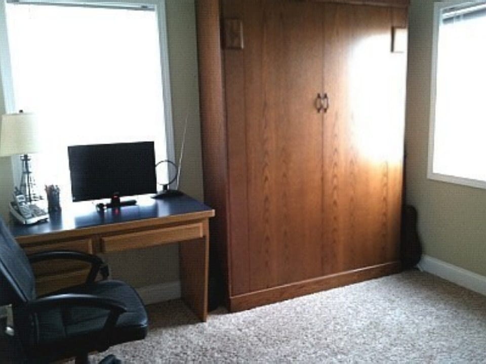 BR8 Office - Double Murphy bed