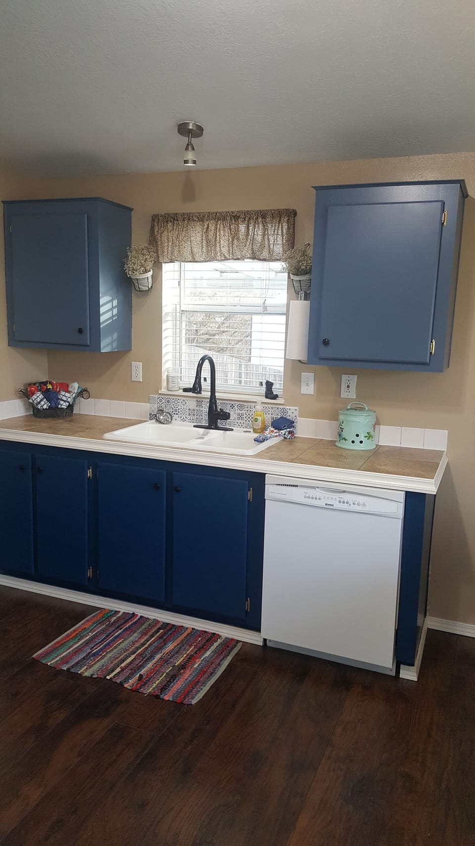 Newly remodeled kitchen, counter tops and cabinets