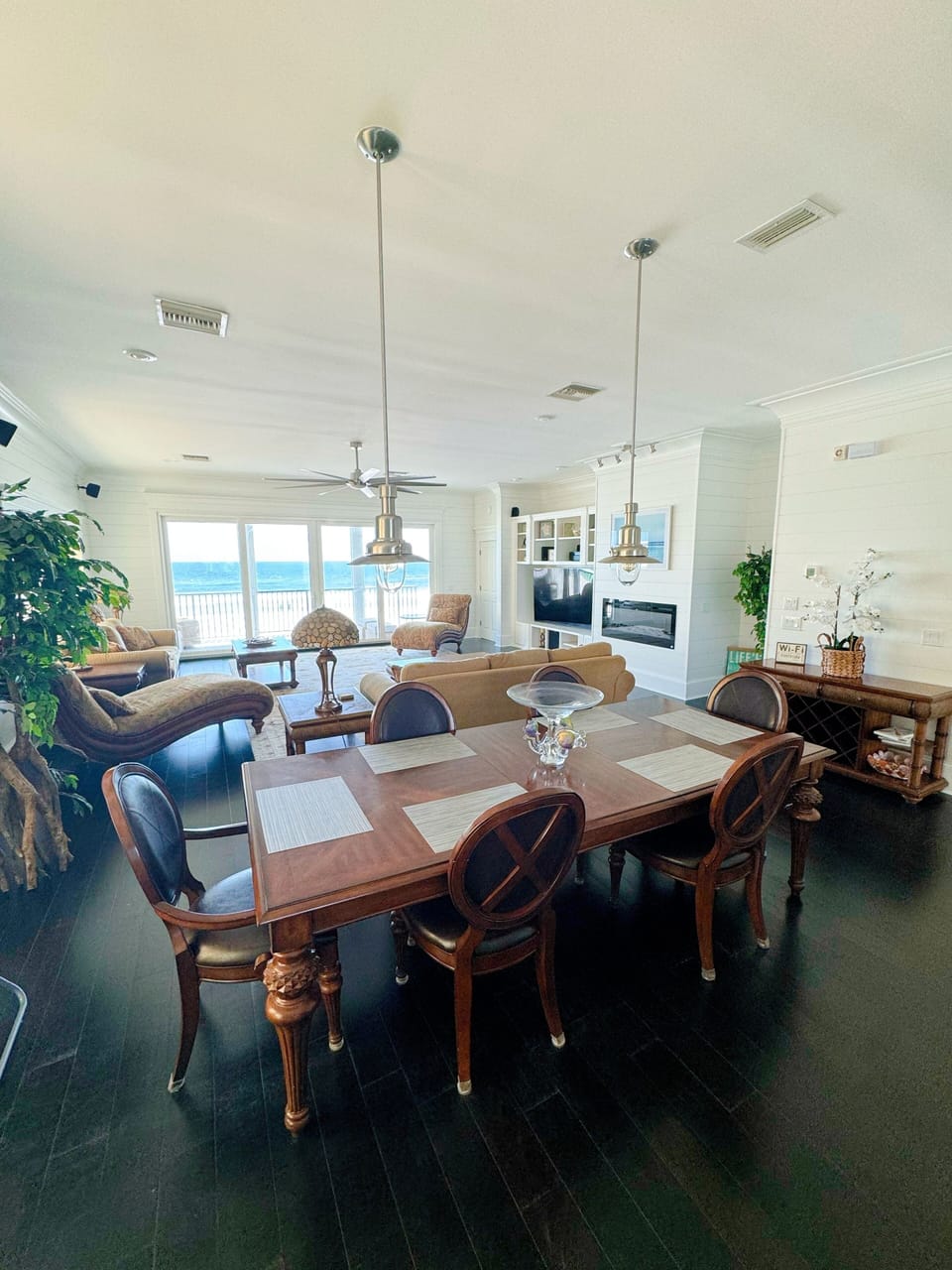 Main floor living (newly renovated)