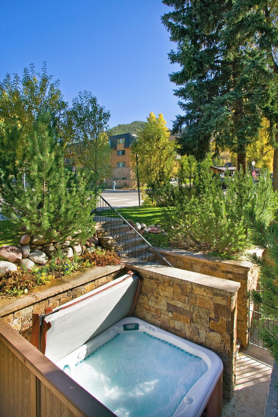 Outdoor spa tub