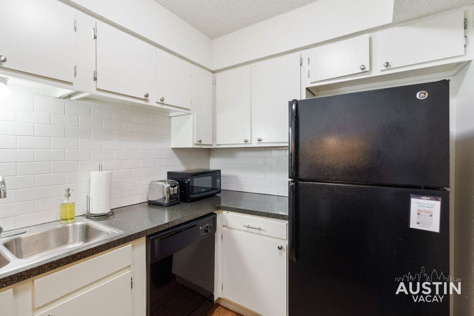 Full kitchen with all the essentials plus dishwasher