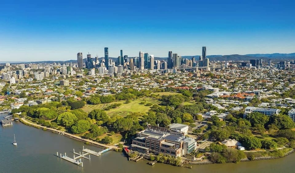 Pack your walking shoes - 3 min walk to New Farm Park + Powerhouse