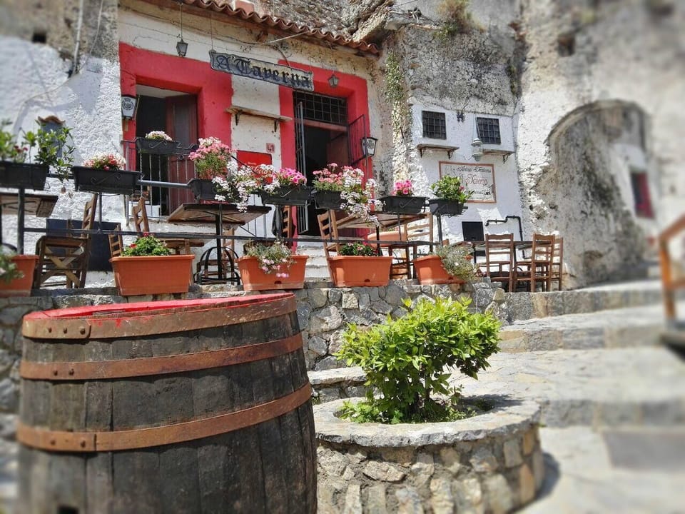 Tawerna - 10 min walk