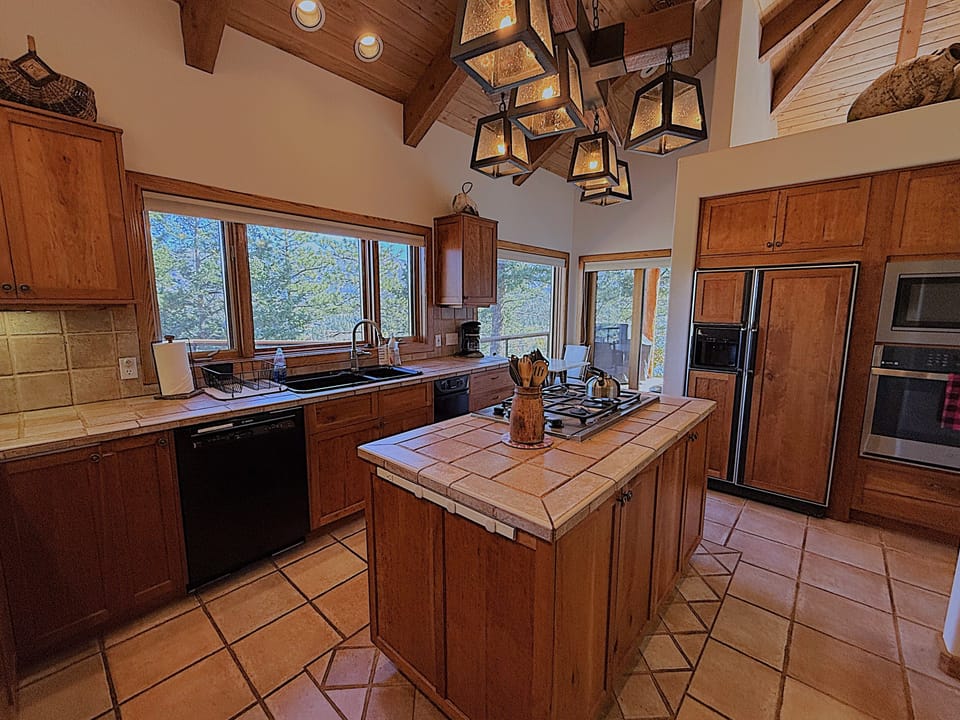 Fully Stocked Kitchen