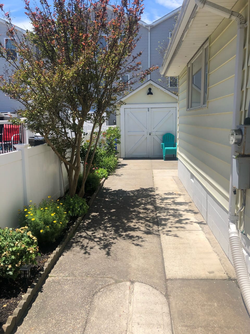yard space, bike parking