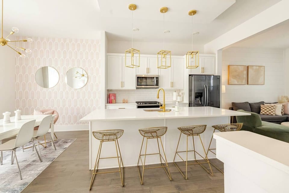 Spacious fully equipped kitchen