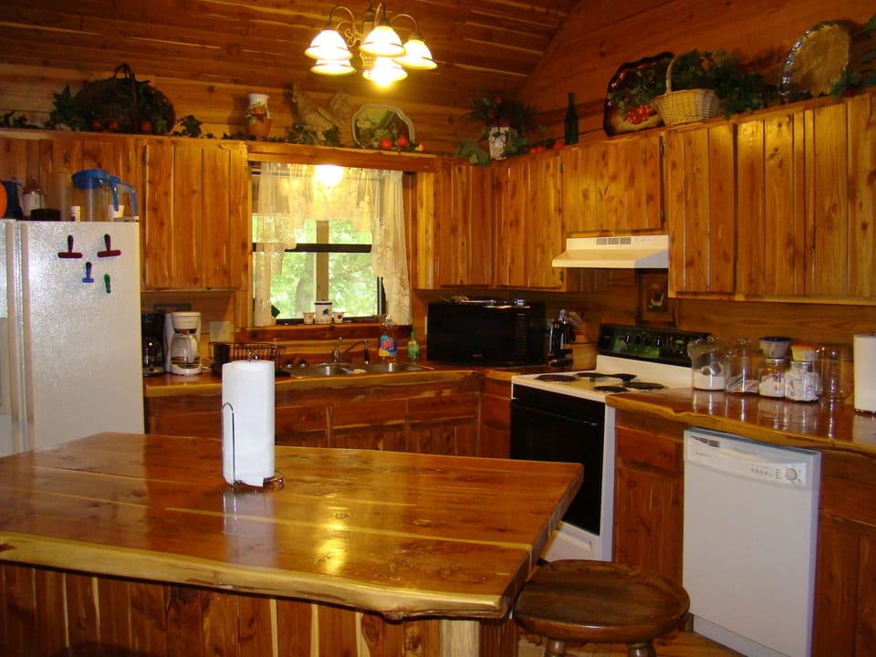 Kitchen with bar