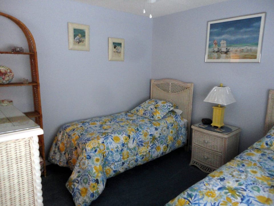 Another view of twin bedroom