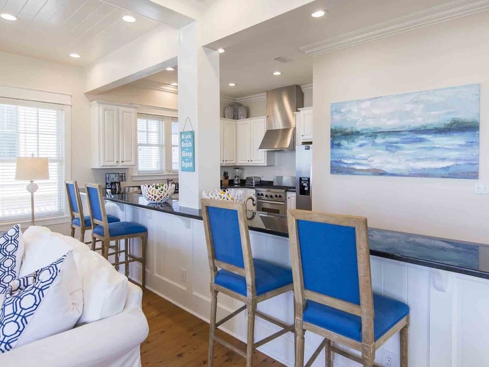 Breakfast Bar - Seating for Four