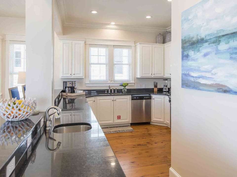 Kitchen - Plenty of Counter Space