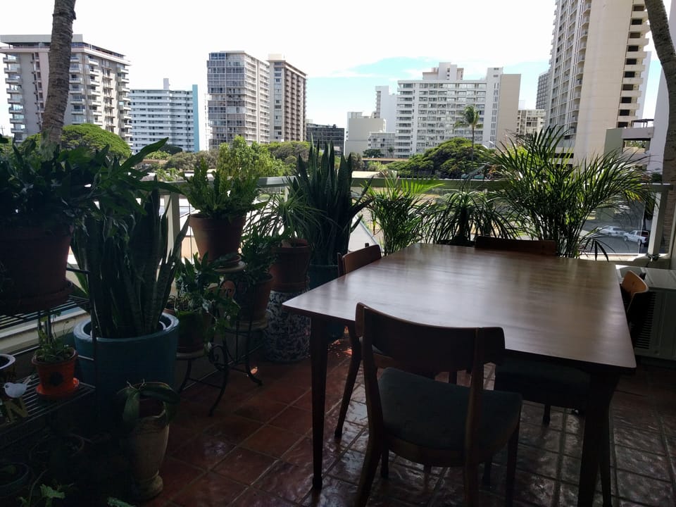 Outdoor dining