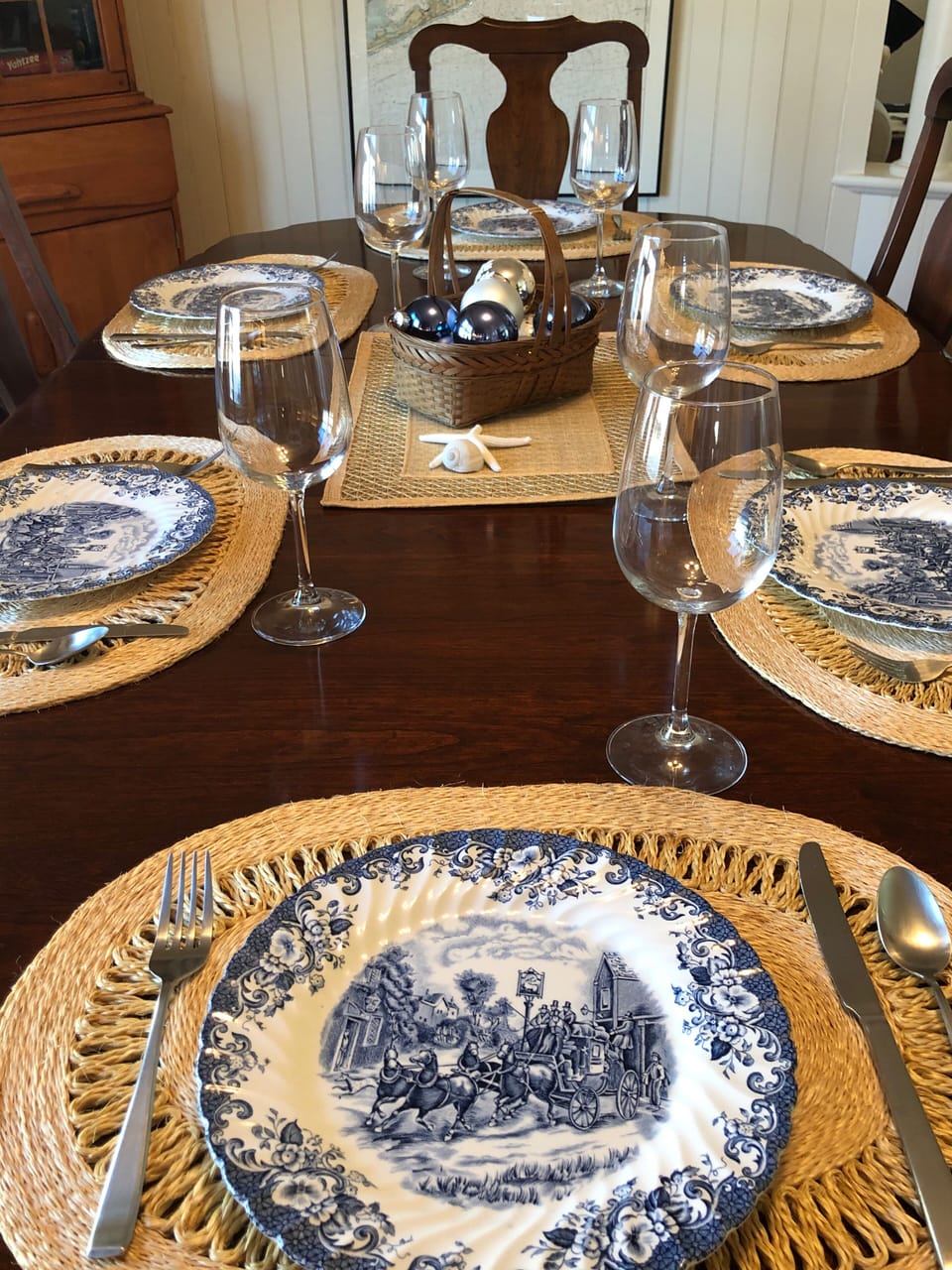 Holiday dinner setting