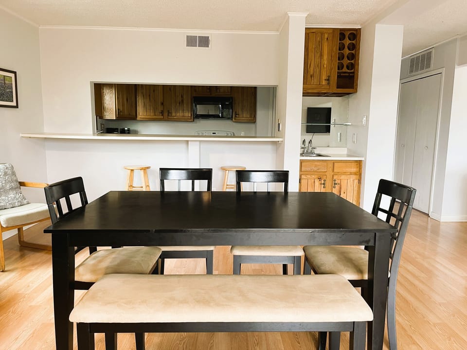 Dining table can seat 6 people easily.