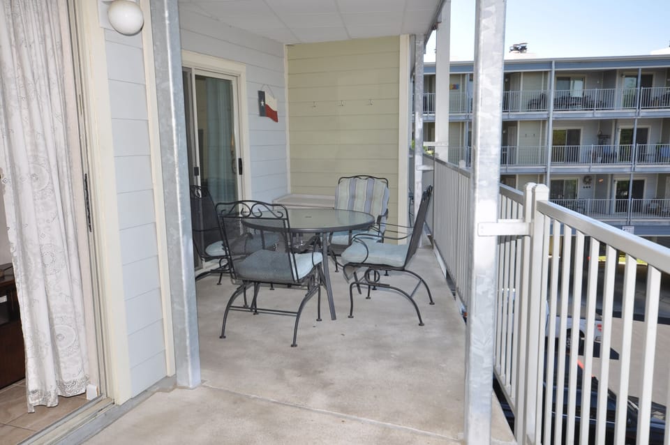 Double balcony for outdoor dining.