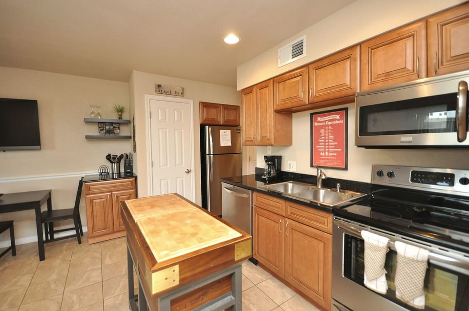 Full size appliances and center island.