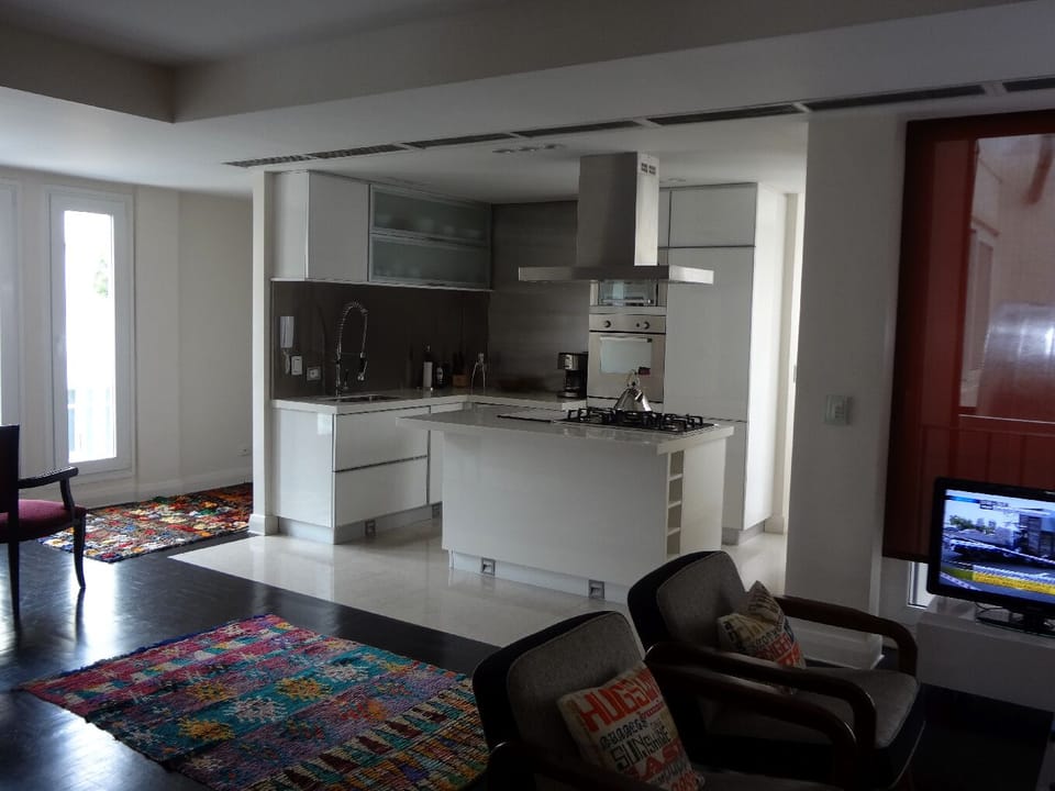 INTEGRATED KITCHEN