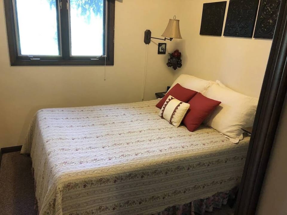 full bedroom
