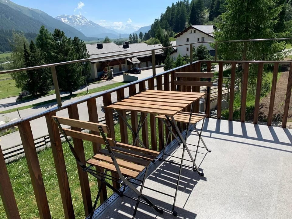 Chesa Arnica balcony