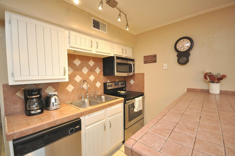 Fully functional kitchen