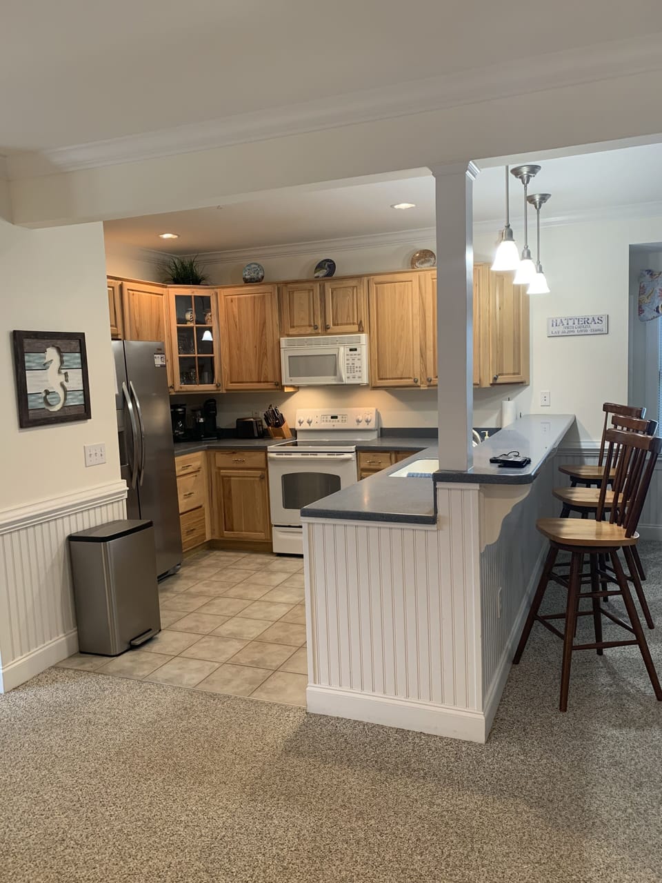 Large, Fully Stocked Kitchen