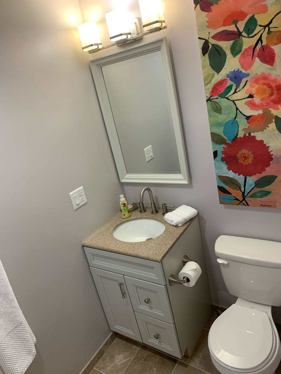 Private bathroom in a “tulip room”.
