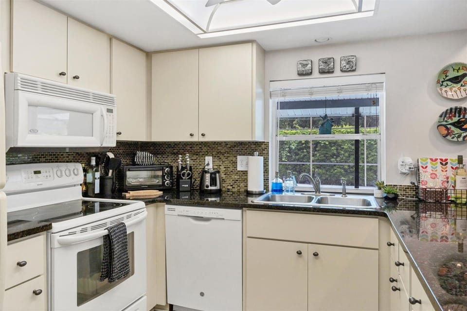 fully stocked kitchen