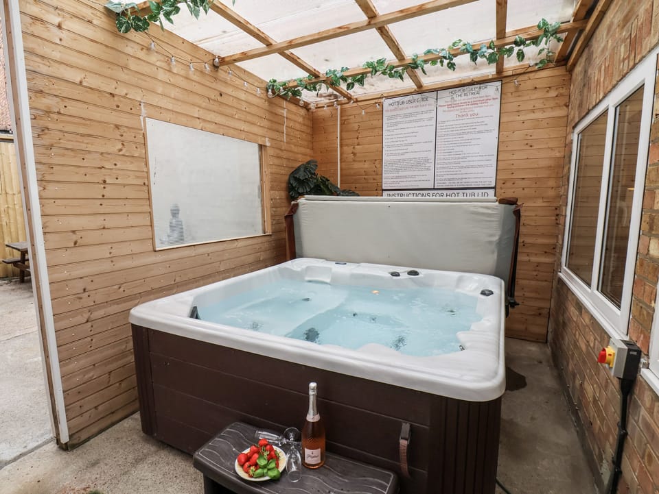 Indoor spa tub