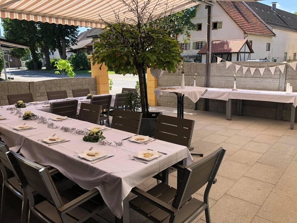 Outdoor dining