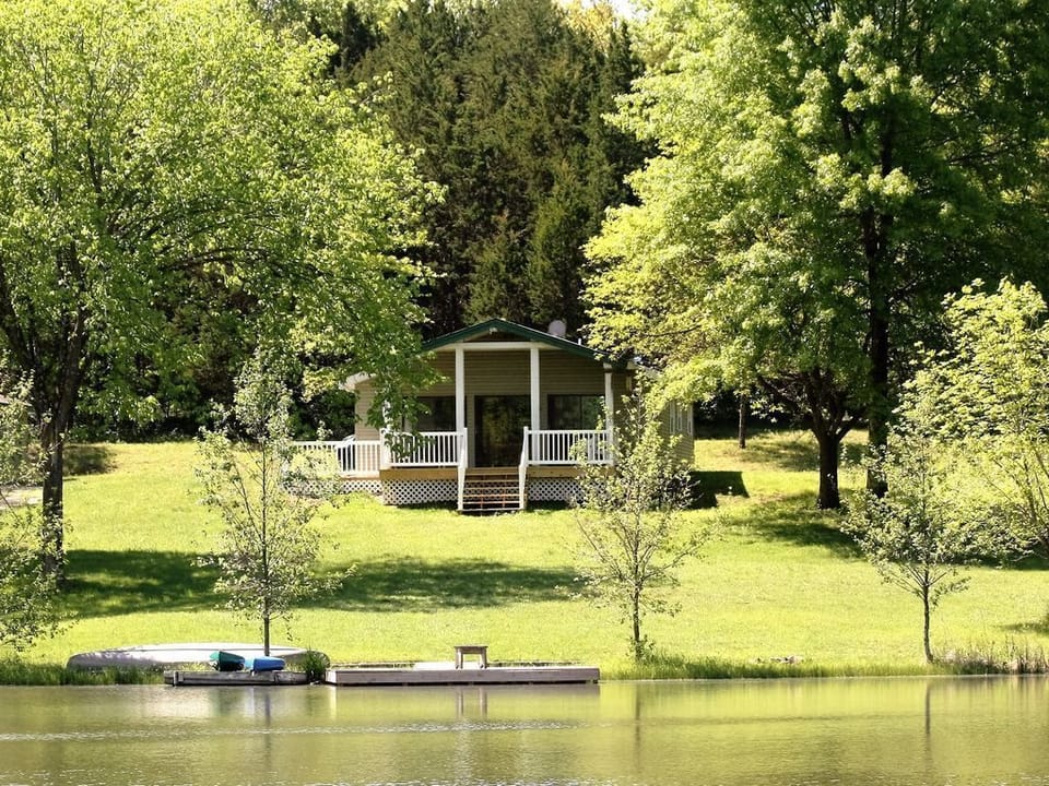 Secluded, private, pristine retreat!