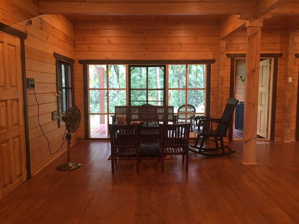 Drawing/living room 