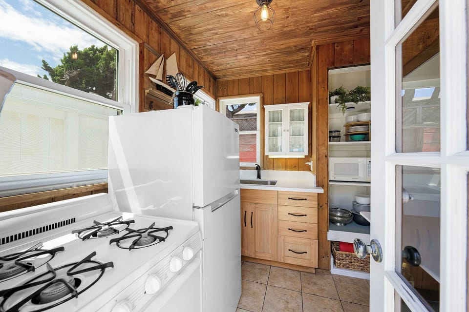 Fully stocked kitchen