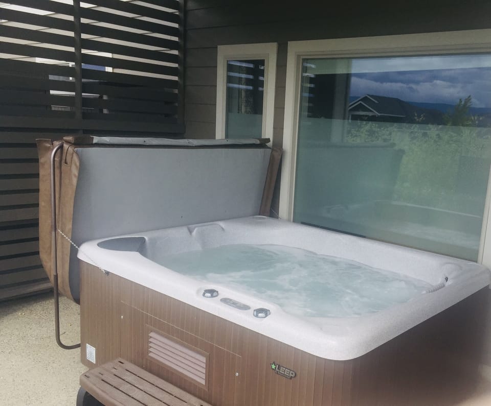 Private Hot Tub for our guests.