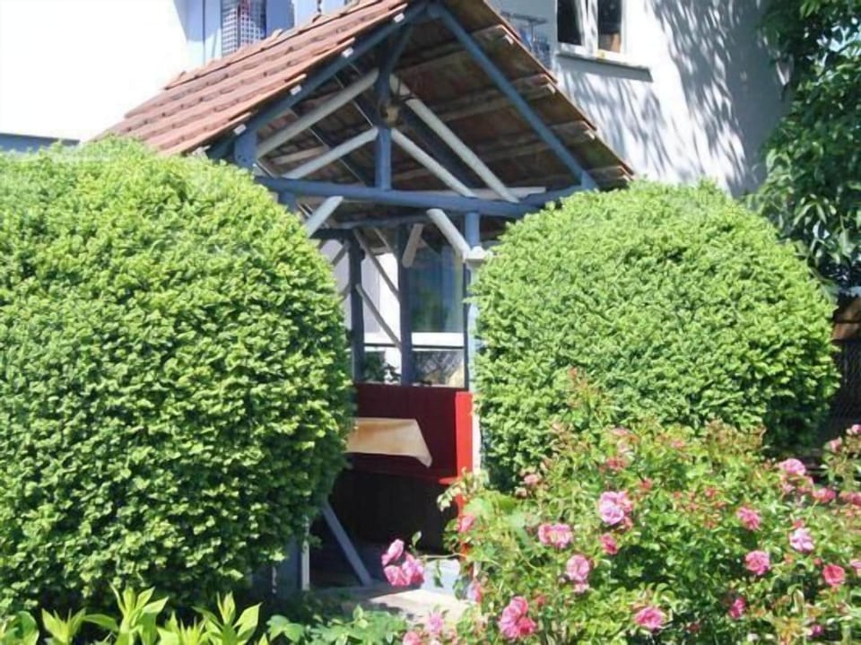 "summerhouse"