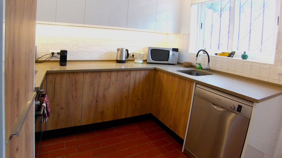 Well equipped modern kitchen with dishwasher