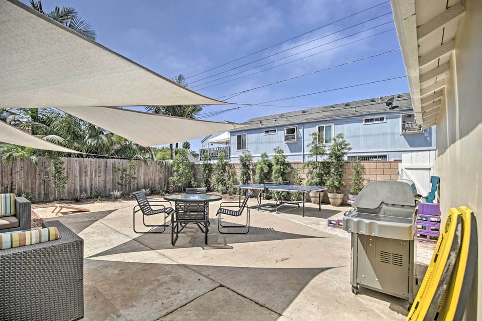 Patio w/ Gas Grill & Ping Pong Table