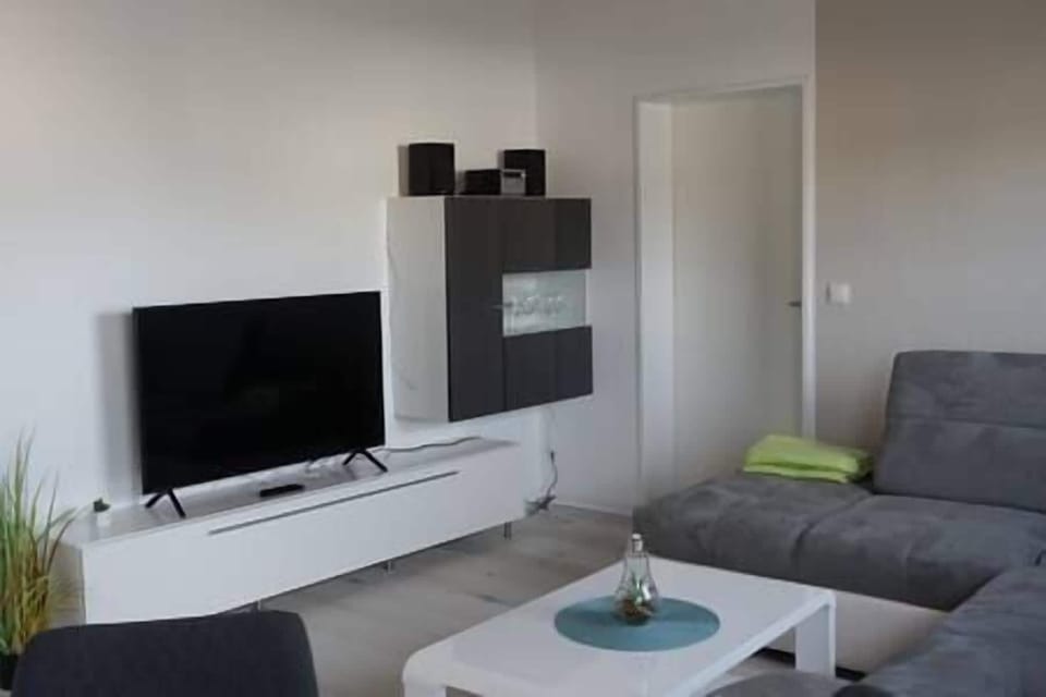 c086bdc5-113b-43a8-b126-66d58f766f6a