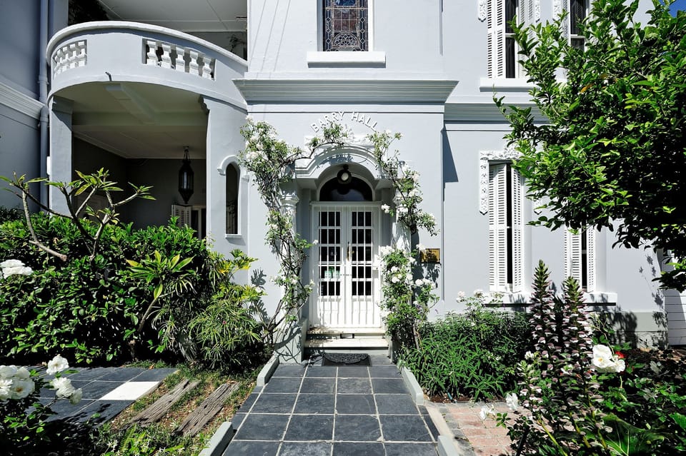 Entrance Barry Hall